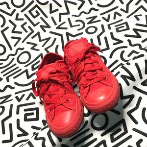 Converse low-top chuck taylor